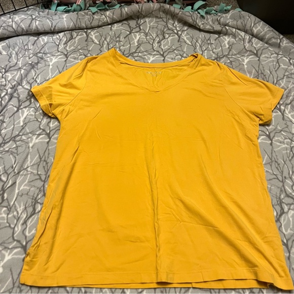 Ava & Viv Mustard Yellow Tee Size 1X - Picture 3 of 4